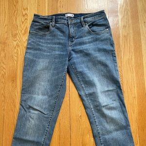 Carve designs Carson jeans, favorite fade, size 6, New without tags.